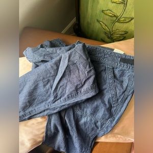 Small low rise vintage jeans.